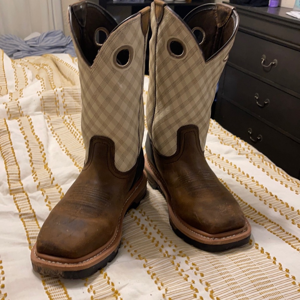 Justin work boots size 8